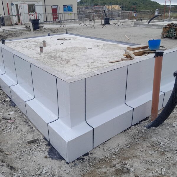 Atal Premsil GMA to the edge of a slab and upstand at a site in Cornwall. 