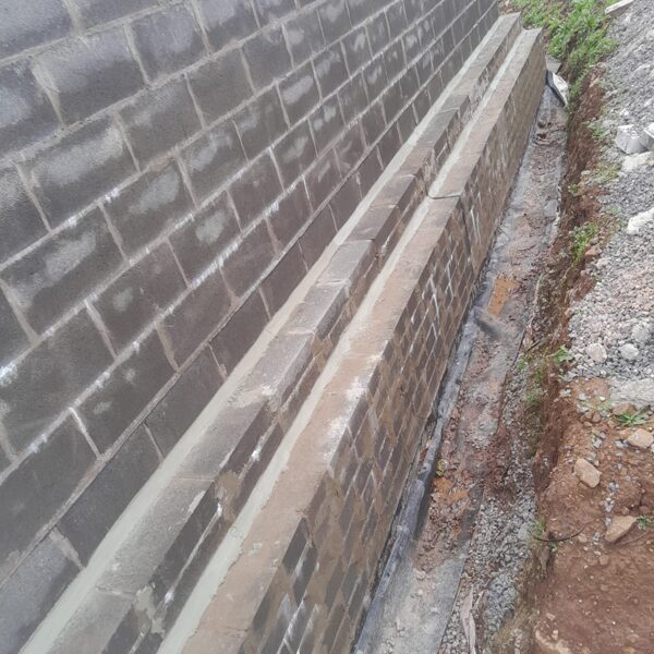 Atal M30 Fillet applied before 2 coats of Atal 109LM to a step in level on an ongoing site