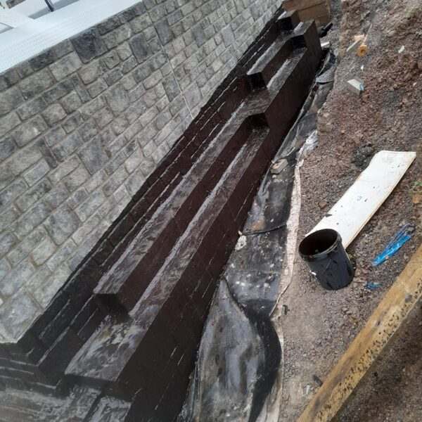 2 coats of Atal 109LM to a step in level on an ongoing site.