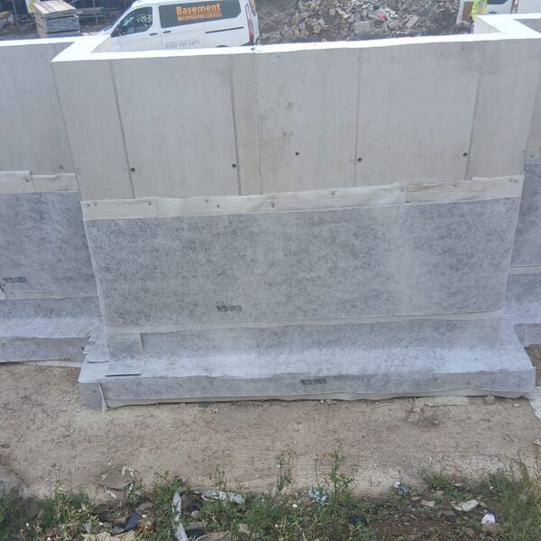 Type A. Bentofix 5000 and 4E to reinforced concrete walls.