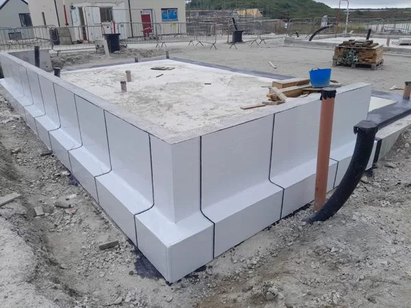 Atal Premsil GMA to the edge of a slab and upstand at a site in Cornwall. 
