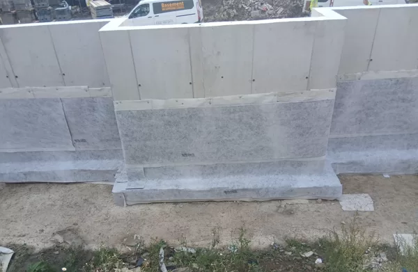 Type A. Bentofix 5000 and 4E to reinforced concrete walls.